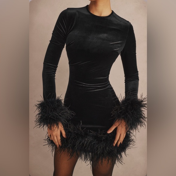 NWT HOUSE OF CB LAVINIA Black Velvet Mini Dress. Size M - Picture 9 of 14